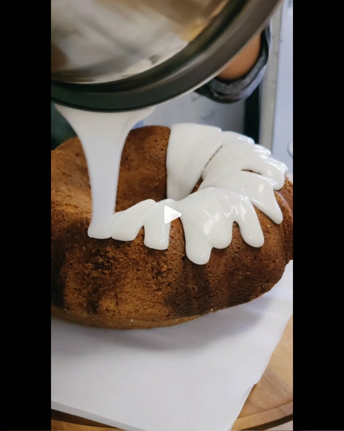 Bakery Glaze Reel - Social media content by Aleksandra Cezayirli